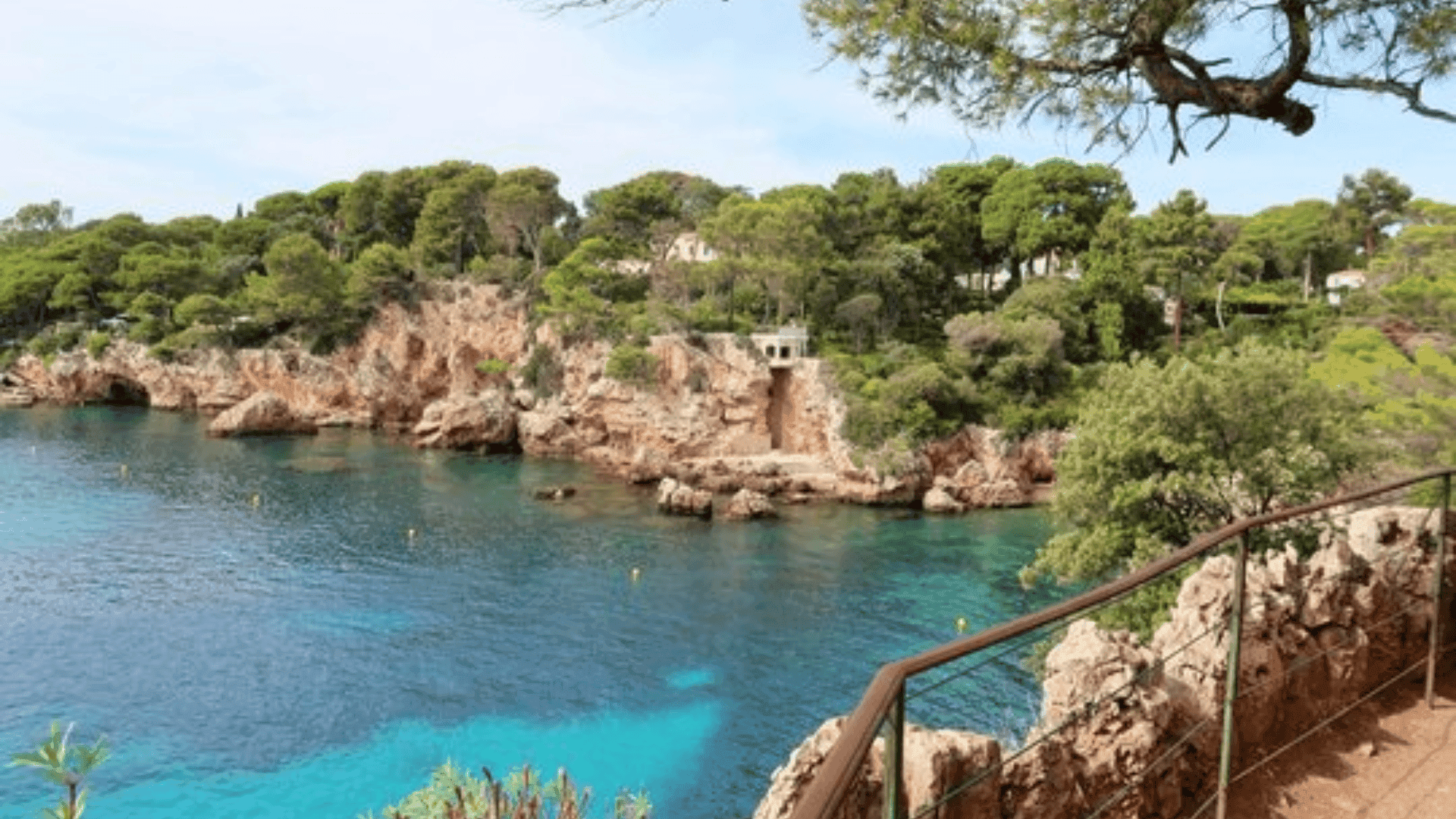 Plage de la Baie des Milliardaires in Antibes