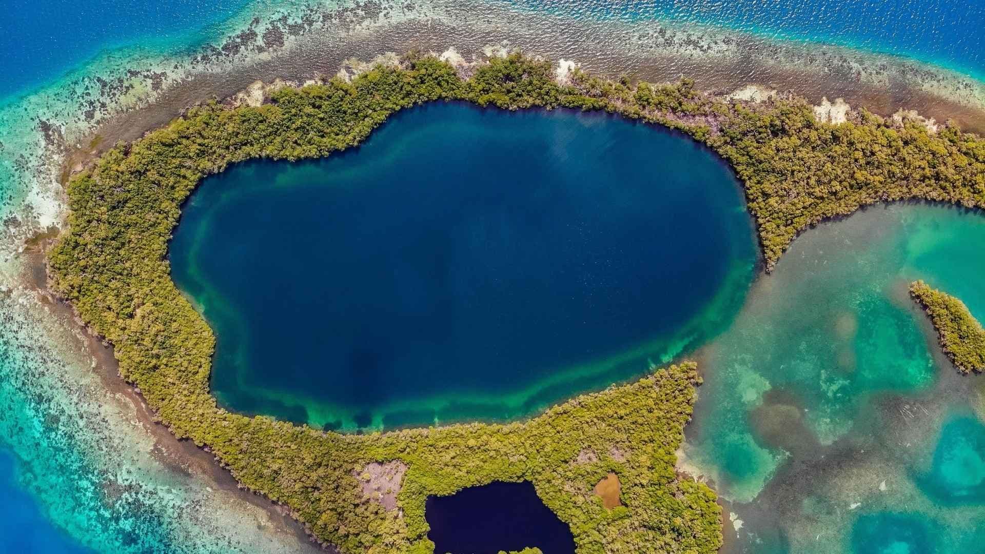 belize-caribbean-bay-uncommon