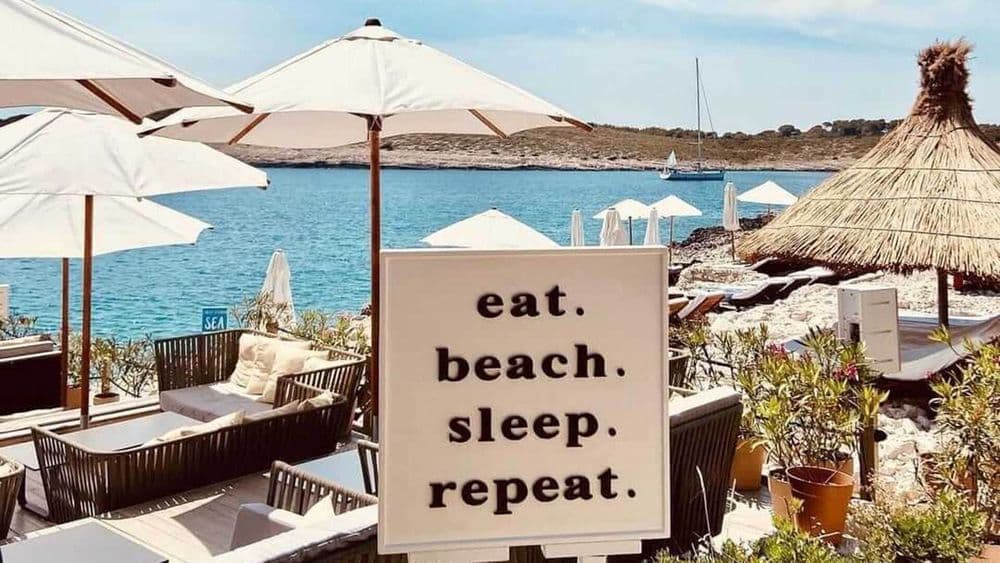 carpe diem beach club bar croatia